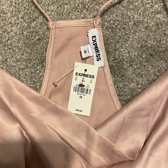 NWT Express Light Pink Satin Cowl Neck Tank - Picture 2 of 2